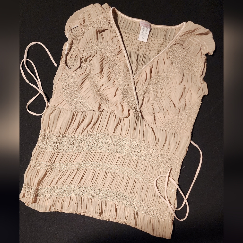 Elegant Cream Women's Crinkled Texture Vneck Baby Doll Blouse